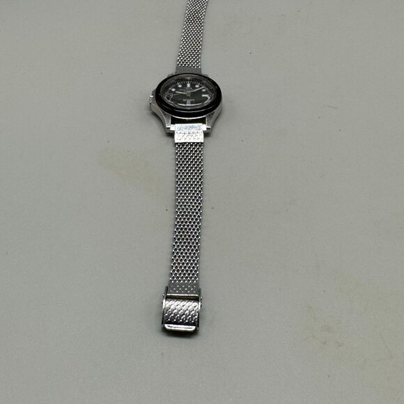 Vintage Lorus Womens Watch Mesh Band Date Window Silver Tone New Battery 8.5" - Picture 10 of 14